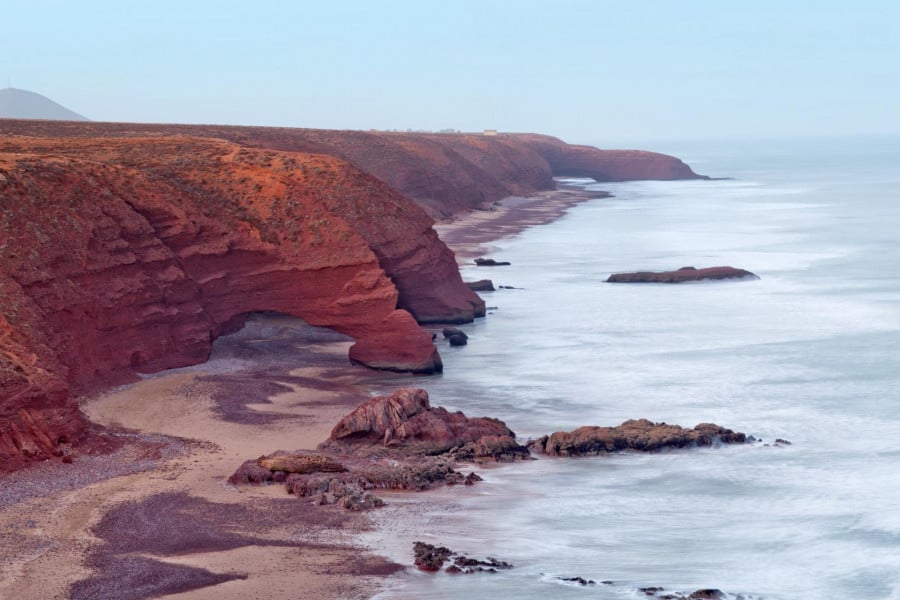 La plage de Legzira à Sidi Ifni, une destination de choix pour les passionnés de la mer