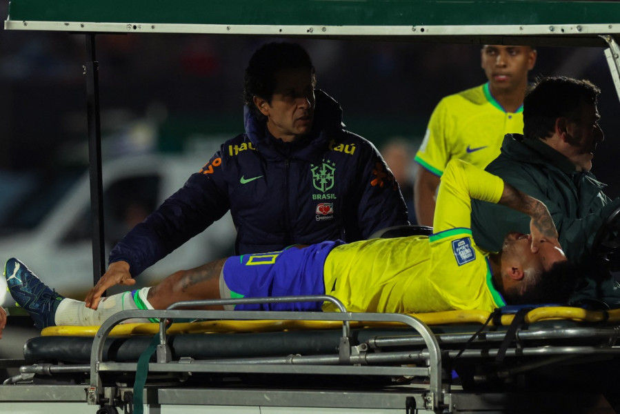 Neymar opéré au Brésil jeudi