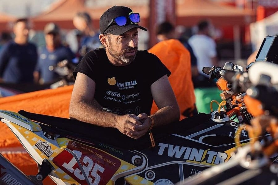 Décès du motard espagnol Carles Falcon après son grave chute sur le Dakar-2024