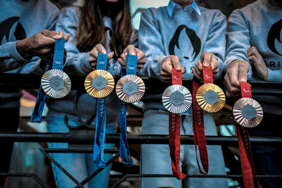 ميداليات أولمبياد باريس تحتوي على قطعة من برج إيفل 