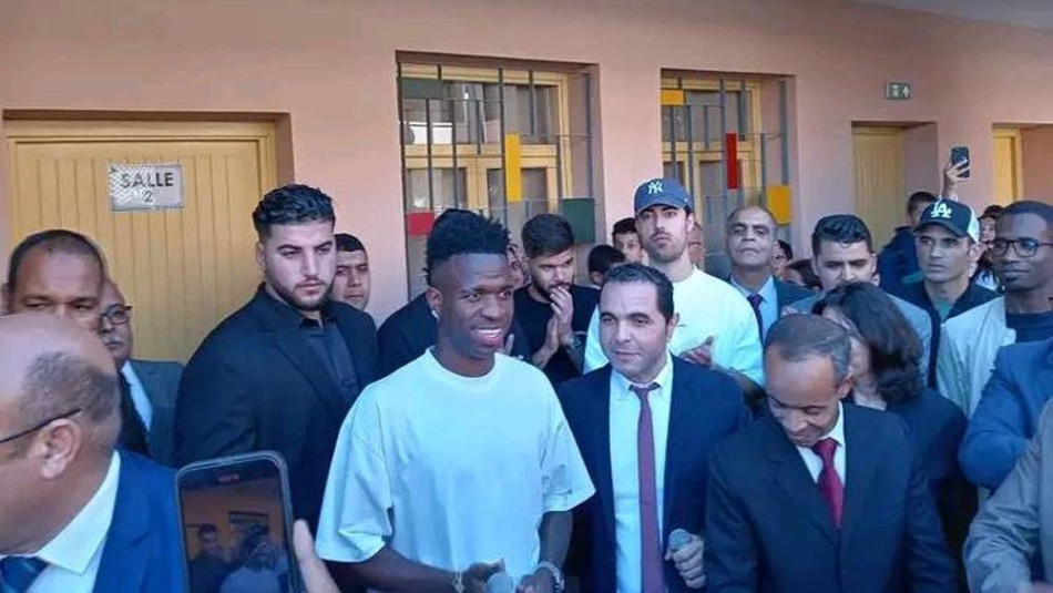 Vinicius JR visite une école publique à Marrakech