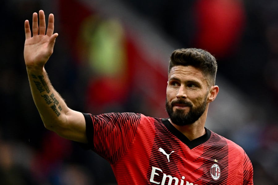 Olivier Giroud officialise son départ de l'AC Milan pour "le championnat nord-américain"