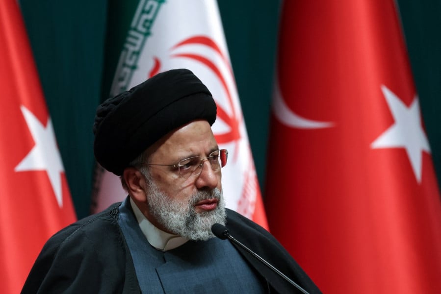 Iran: le président Raïssi introuvable après un "accident" d'hélicoptère