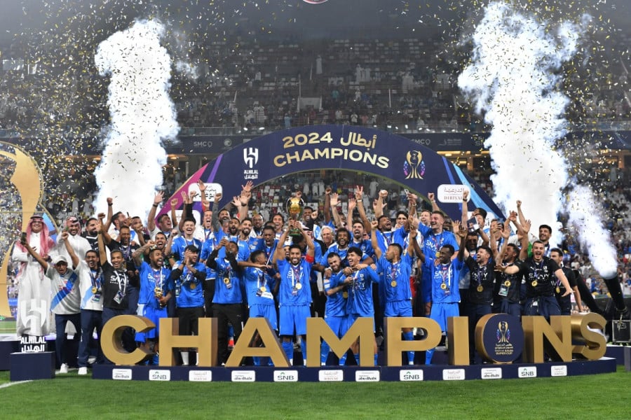 السعودية .. نزال القرن يؤجّل تتويج الهلال على ملعبه 