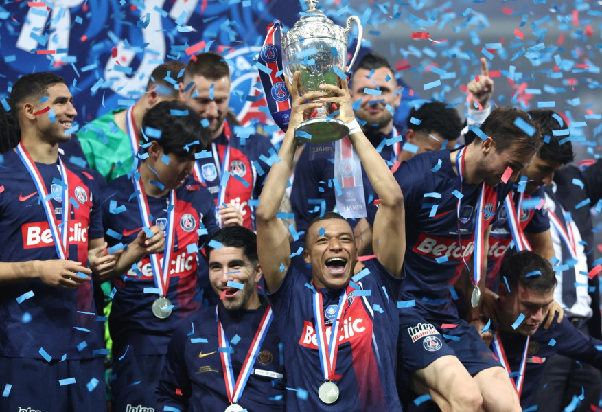 Achraf Hakimi remporte la Coupe de France avec le PSG