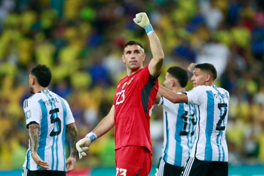 Argentina's goalkeeper Emiliano Martinez