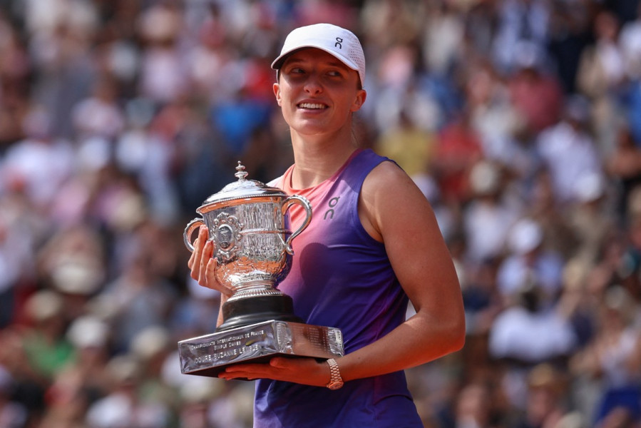 Tennis: intouchable, la Polonaise Iga Swiatek remporte son quatrième Roland-Garros
