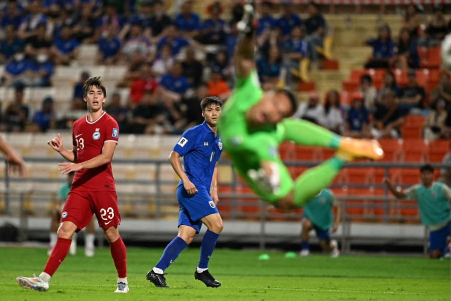 Singapore's goalkeeper Hassan Sunny 