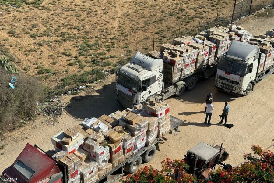 Début de l’opération de distribution des aides médicales acheminées aux Palestiniens de Gaza sur Hautes instructions de SM le Roi