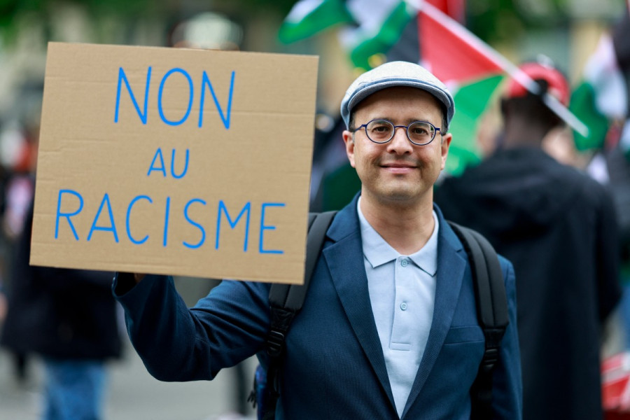 فرنسا