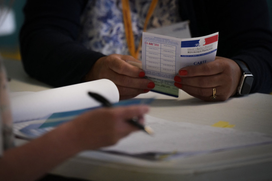 Législatives: la France face à un choix historique
