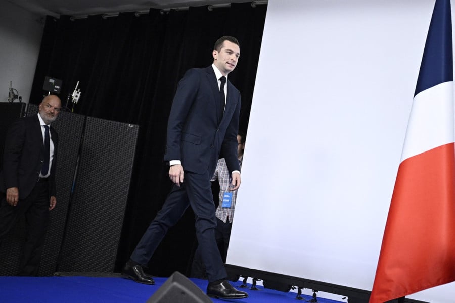 Législatives en France: tractations pour priver l'extrême droite du pouvoir 