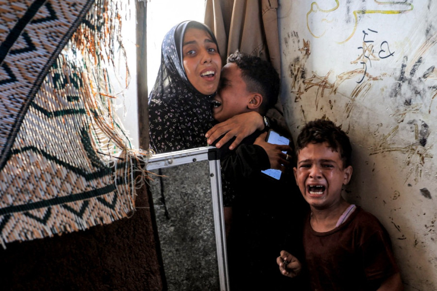 أسرة فلسطينية بغزة