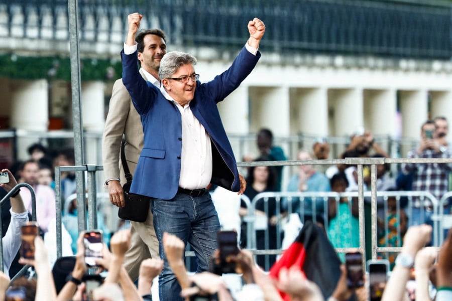 Législatives françaises: sans majorité, la France plonge dans une grande "confusion", selon la presse française