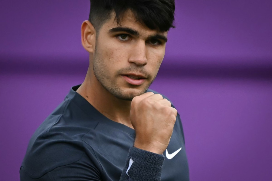 Tennis: Carlos Alcaraz remporte Wimbledon pour la deuxième fois d'affilée
