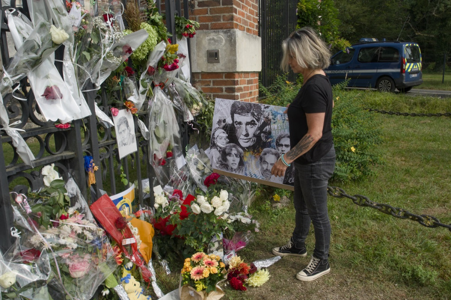 Obsèques d'Alain Delon samedi en petit comité, célébrées par Mgr Di Falco 