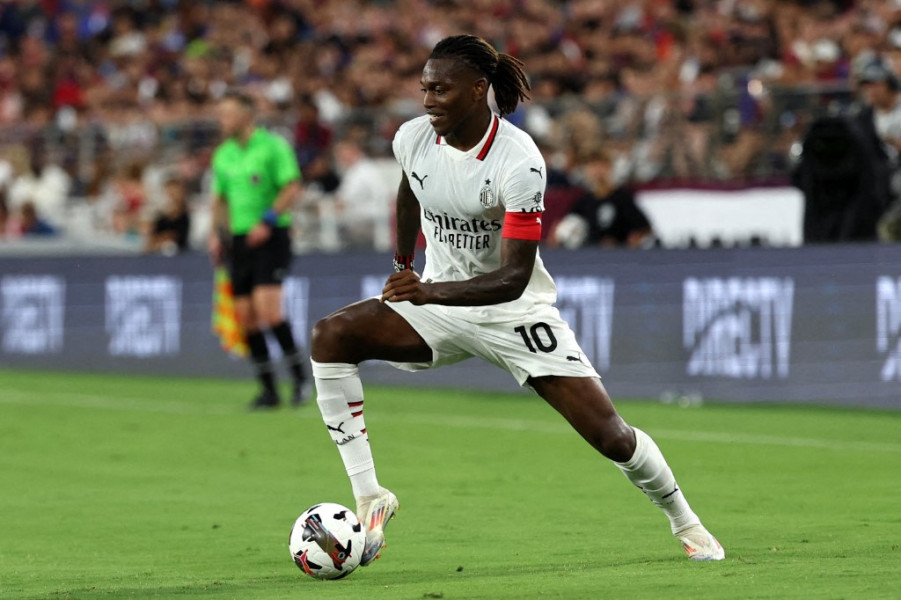 Le président de l'AC Milan dément tout transfert de Leao à Barcelone