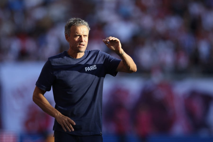 Foot: "pas de dépenses exagérées" pour le PSG en fin de mercato, selon Luis Enrique