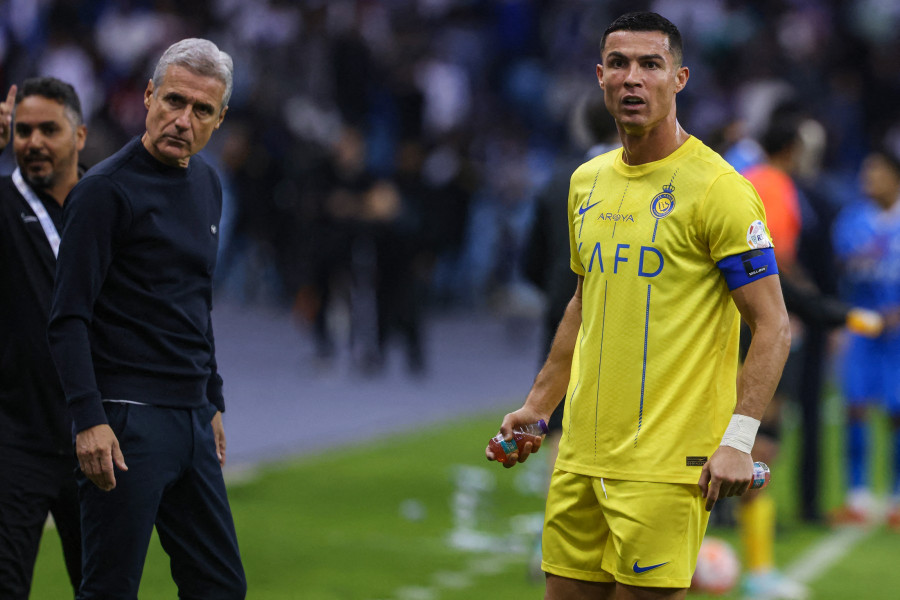 النصر يقيل مدربه البرتغالي لويس كاسترو 