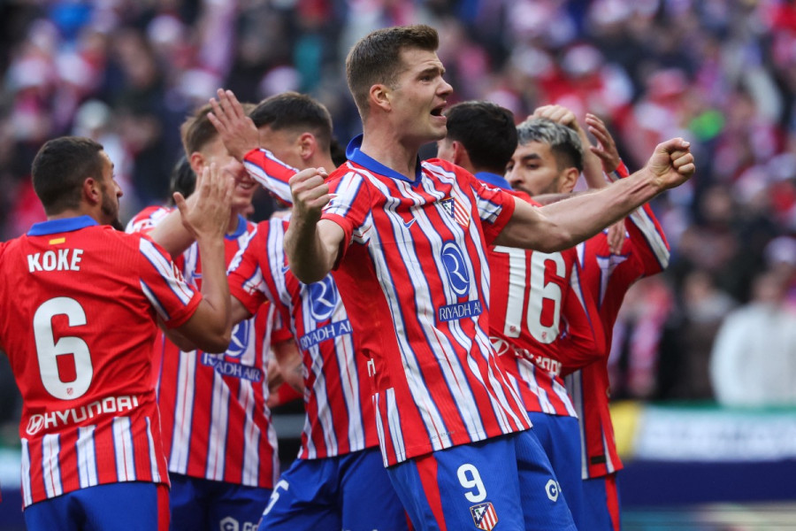 أتلتيكو يلحق ببرشلونة بالصدارة موقتا  