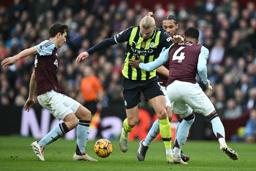 Premier League: Manchester City, encore battu à Aston Villa, s'enfonce dans la crise