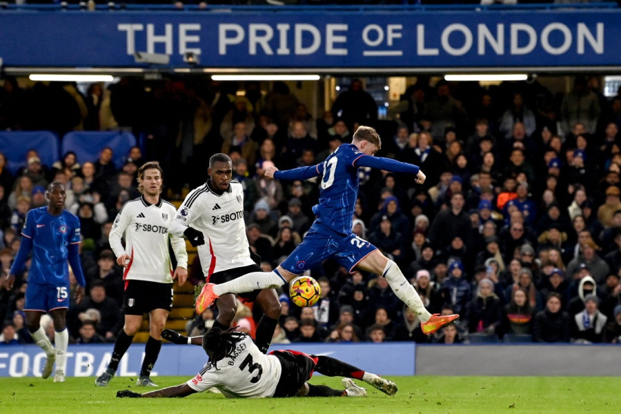 Premier League: Chelsea craque sur le tard, Manchester City déçoit encore
