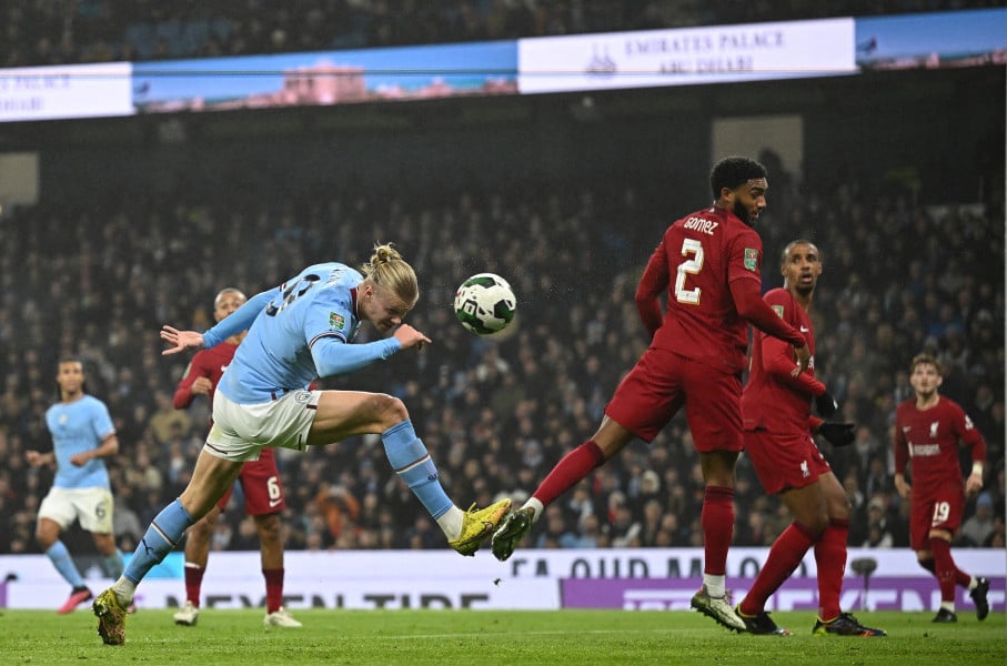 الدوري الإنجليزي .. ليفربول يواجه مانشستر سيتي الجريح 