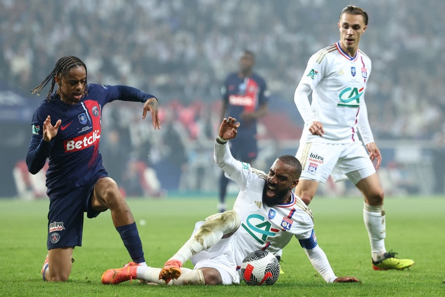 Ligue 1: OL-PSG au milieu des tensions entre Textor et Al-Khelaïfi