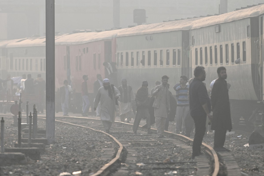 احتجاز 450 رهينة من ركاب قطار في باكستان