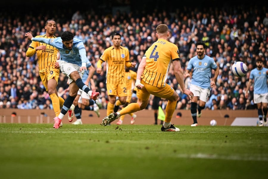 Angleterre: Manchester City patine encore une fois