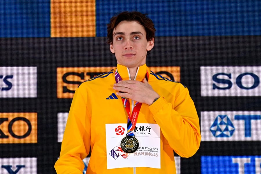 Athlétisme: Duplantis et Holloway triple champions du monde, Belocian en argent sur 60 m haies