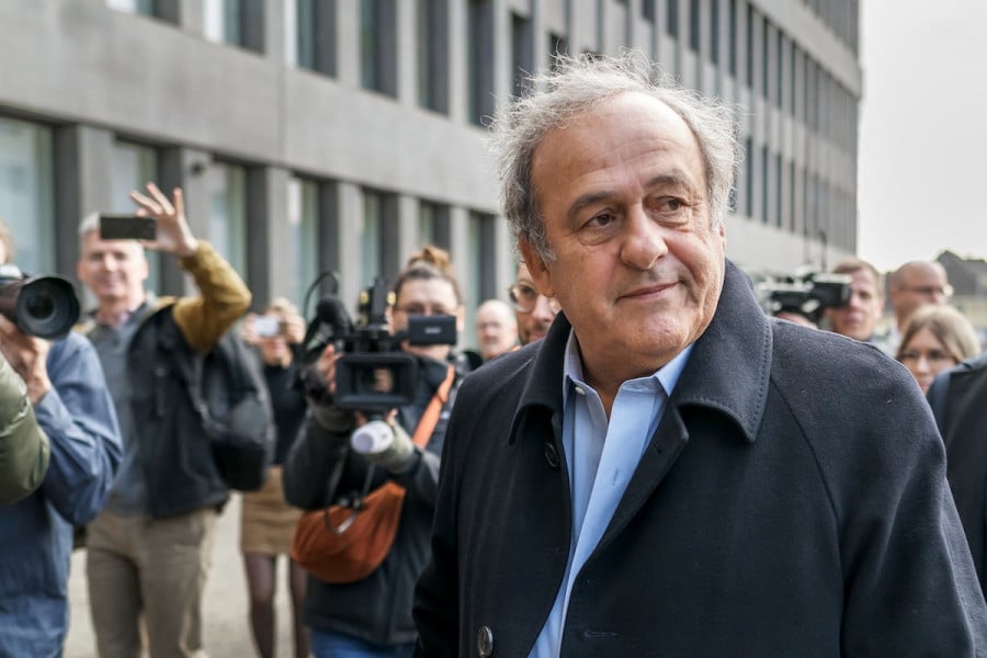 Foot: "Mon honneur est revenu", dit Platini, acquitté en appel