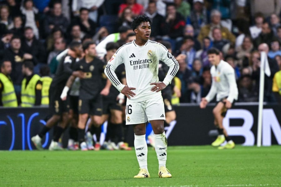 Espagne: le Real Madrid battu à domicile par Valence avant d'affronter Arsenal