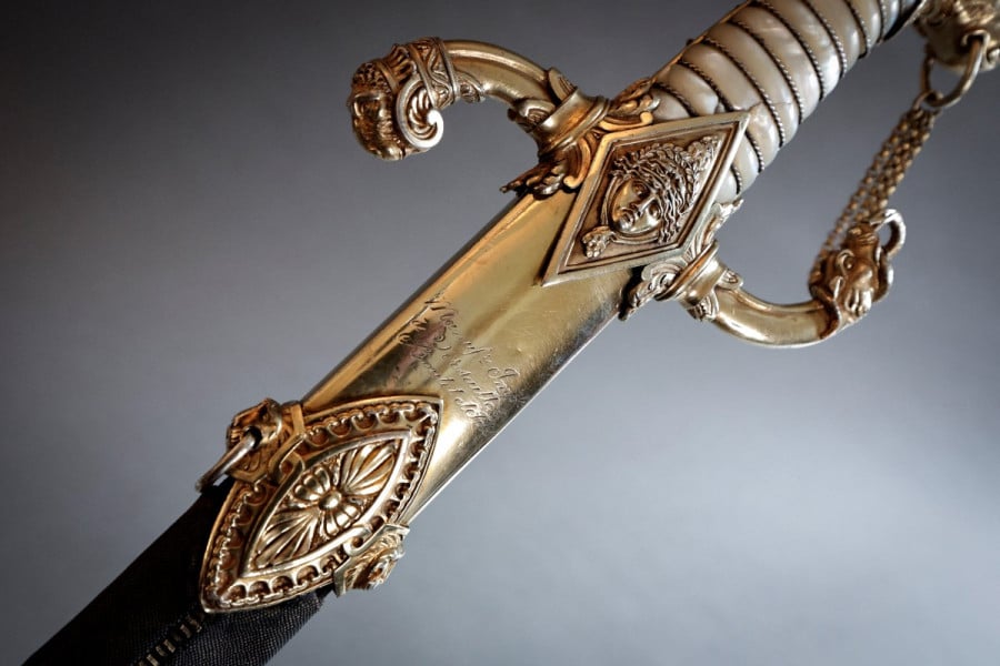 Un sabre de Napoléon à vendre aux enchères à Paris