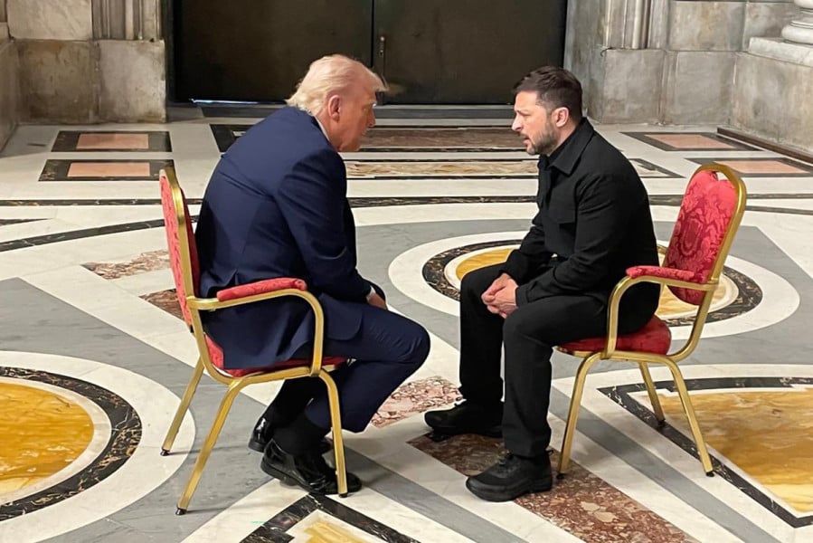 Obsèques du pape François: Zelensky rencontre Trump à Rome