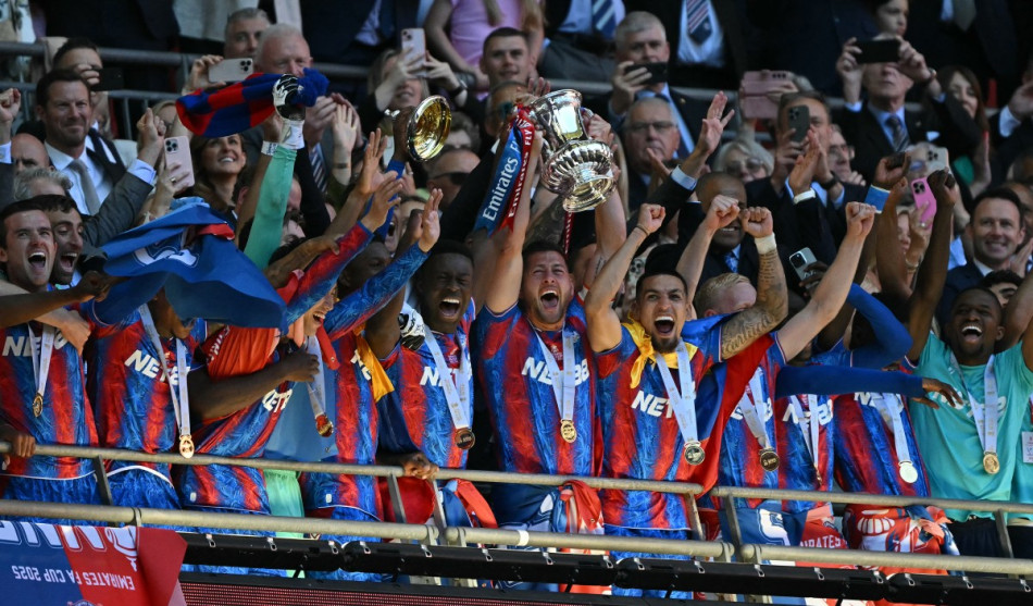 Crystal Palace bat Manchester City en finale de la Cup et gagne son premier titre