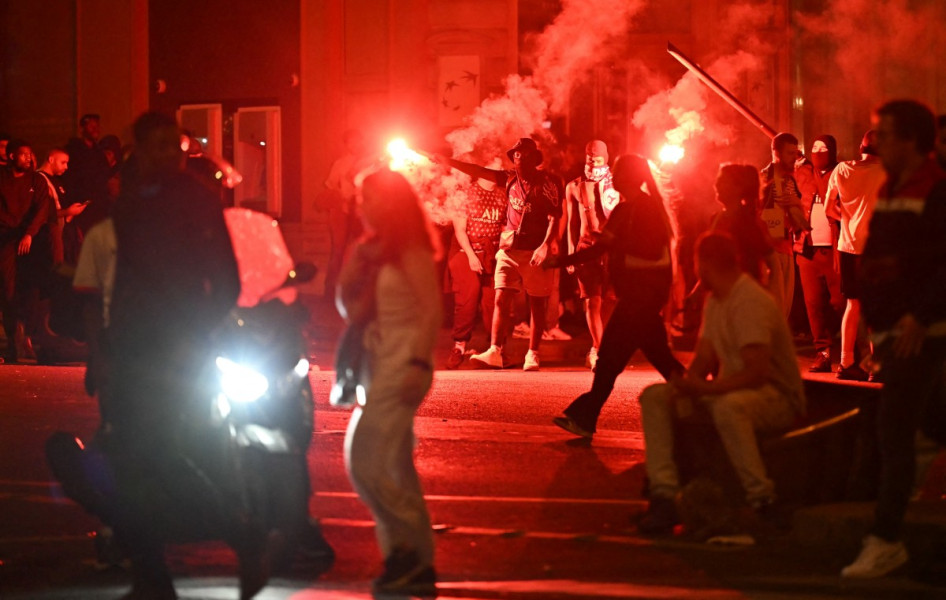 Violences post-sacre du PSG: 3 personnes condamnées lundi à Paris, 62 personnes déférées mardi
