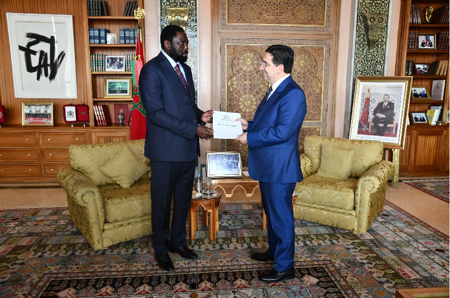 Nasser Bourita reçoit le ministre gambien des AE, porteur d’un message écrit du Président de la Gambie à SM le Roi