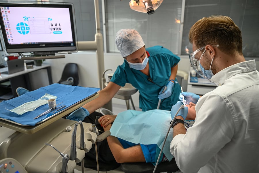 Blanchiment des dents: À la recherche du sourire parfait, mais pas à tout prix
