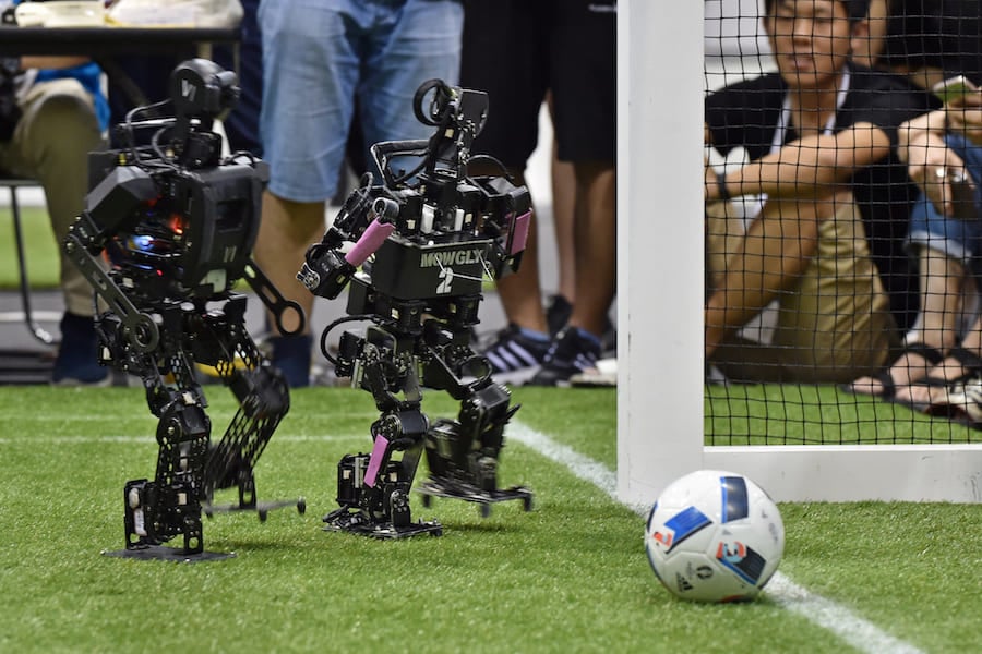 Chine: Des robots humanoïdes disputent des matchs de football en préparation des Jeux mondiaux