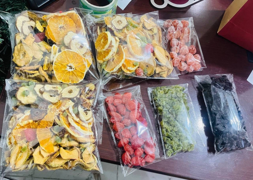فواكه وخضر مجففة بالتبريد