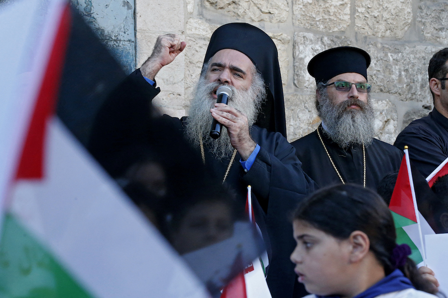 Mgr Atallah Hanna: SM le Roi n'a eu de cesse de défendre les droits du peuple palestinien à travers Ses positions fermes et Ses initiatives humanitaires