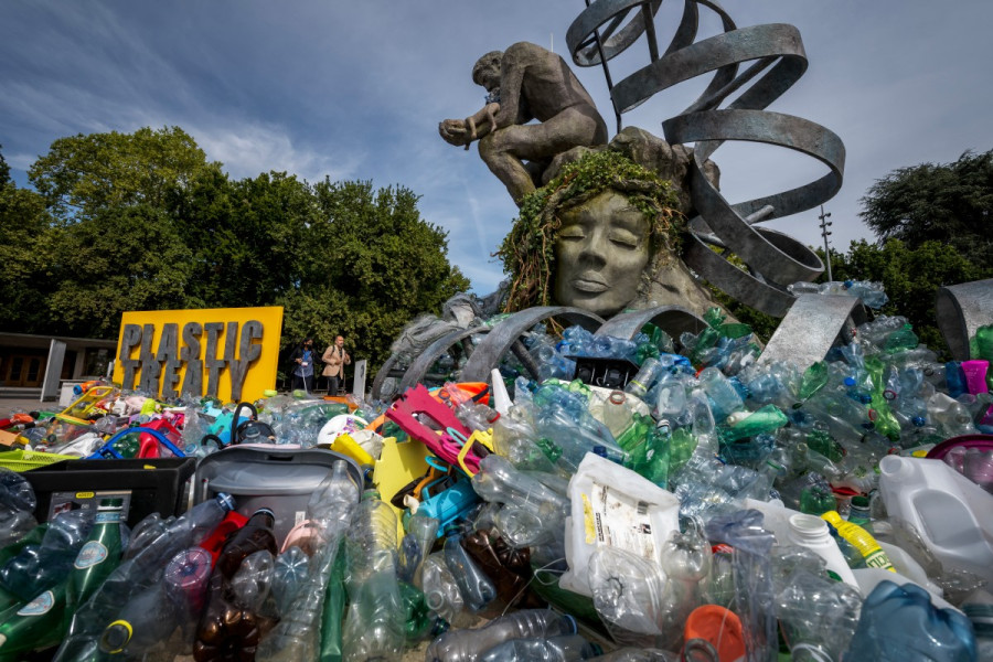 A Genève, les Etats au chevet de la "crise mondiale" de la pollution plastique