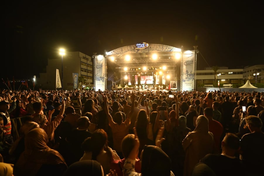 Le Festival des Plages Maroc Telecom enflamme le Nord pour les Fêtes de la Jeunesse et de la Révolution du Roi et du Peuple