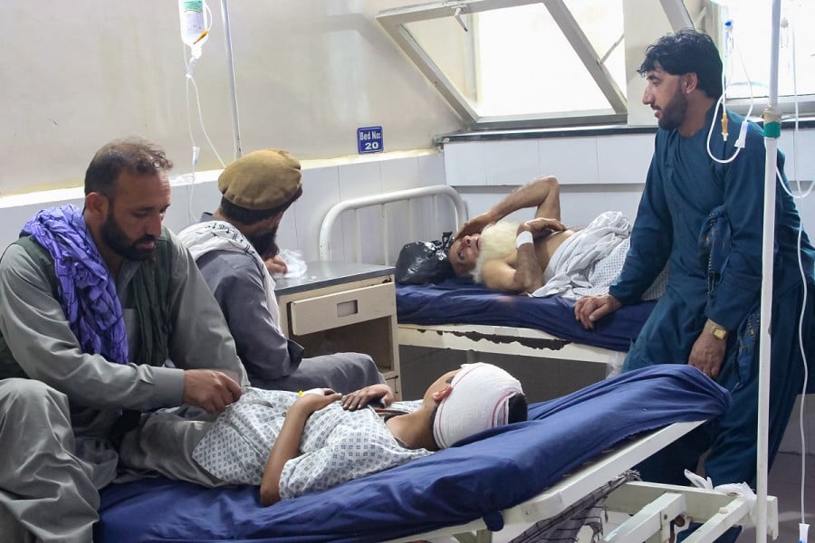 أكثر من 600 قتيل و1500 جريح في زلزال أفغانستان