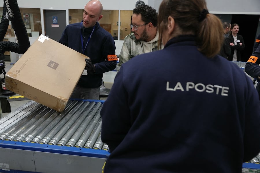 Les services postaux