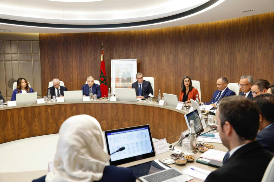 Le Chef du gouvernement préside la réunion du comité de pilotage chargé de "l’Offre Maroc" en matière d’hydrogène vert