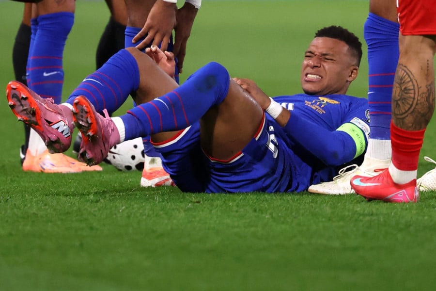 Foot: Mbappé blessé à un genou, coup dur pour le Real Madrid 