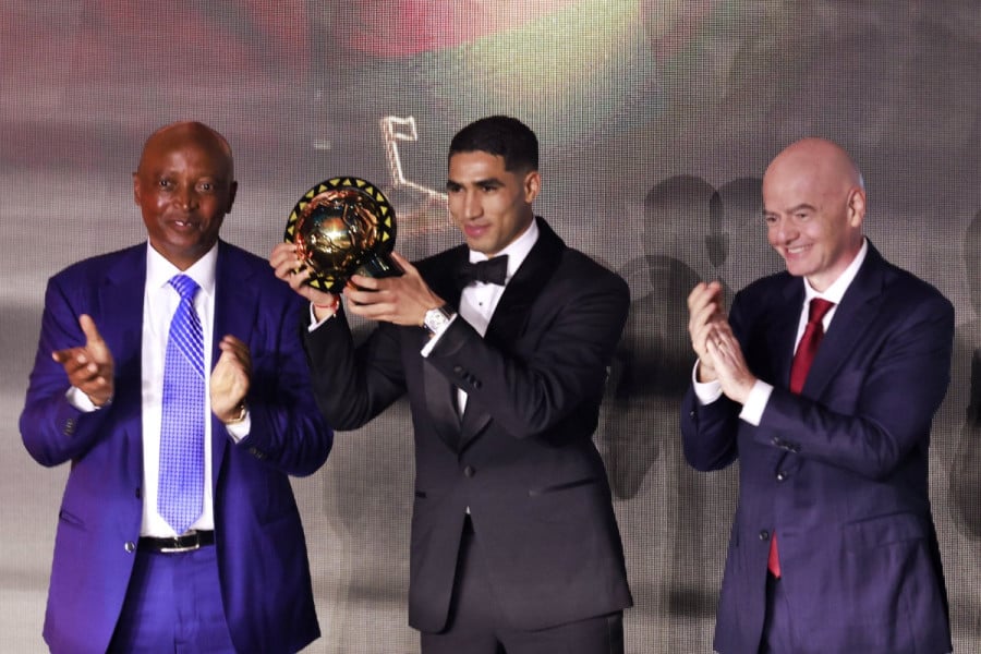 Achraf Hakimi, roi d’Afrique: Un sacre historique qui résonne dans le monde entier