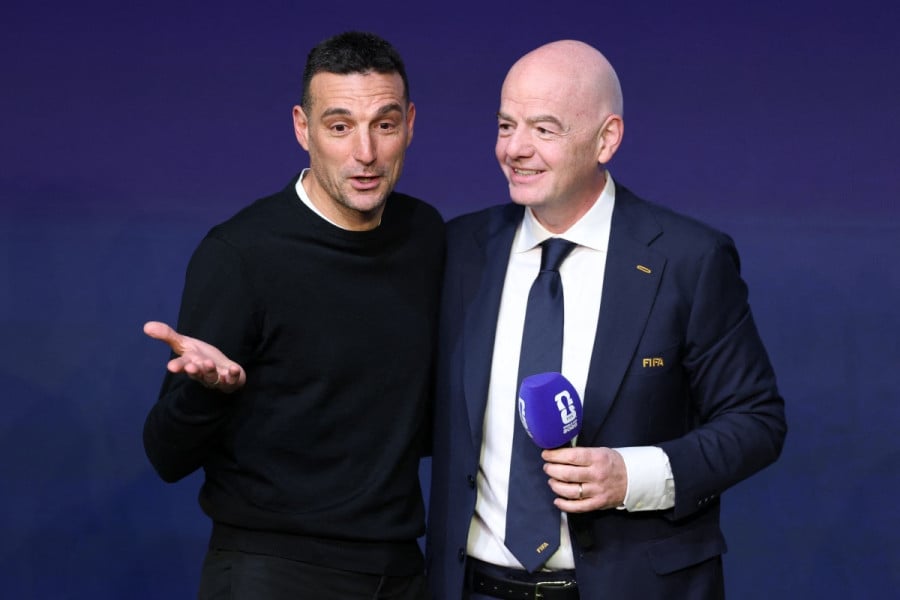 Lionel Scaloni + Gianni Infantino